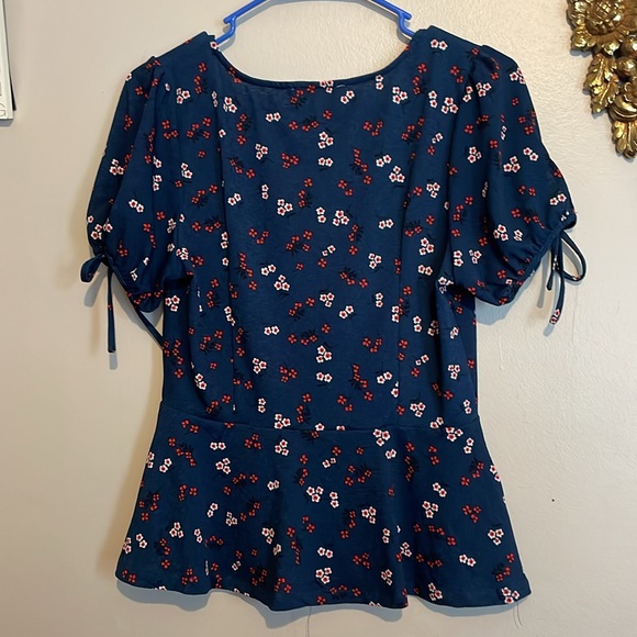 NWOT Emerette Top - Picture 8 of 8